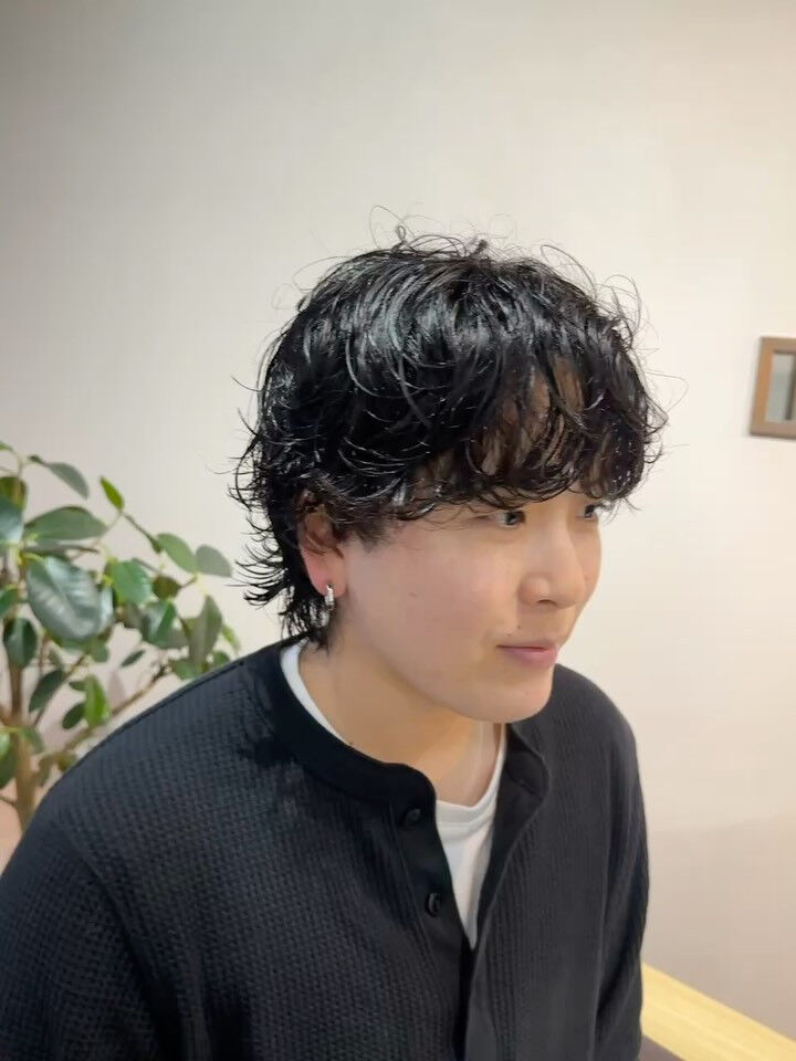 パーマなしでつくる、クセ毛を活かした Mash Wolf L